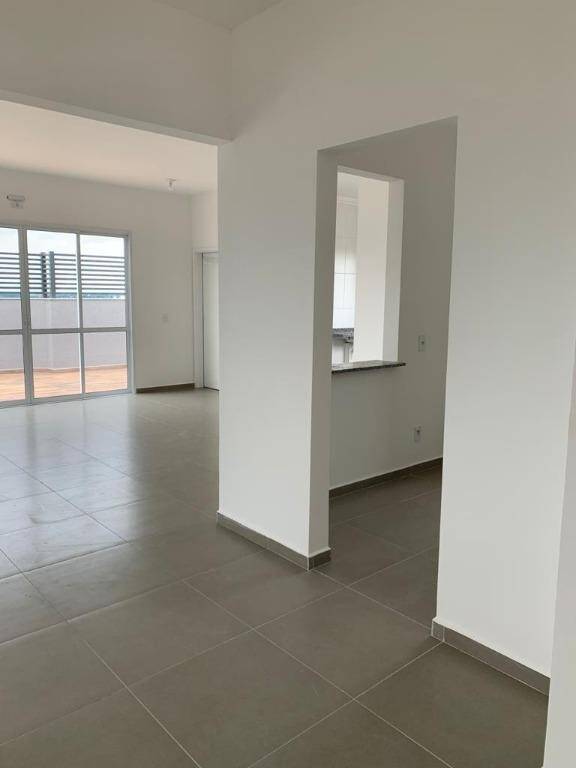 Apartamento à venda com 2 quartos, 74m² - Foto 2