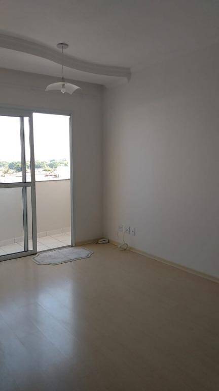Apartamento à venda com 2 quartos, 58m² - Foto 2
