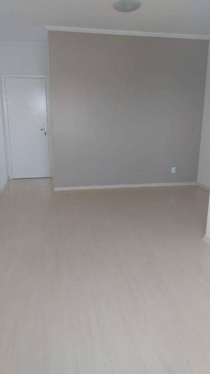 Apartamento à venda com 2 quartos, 58m² - Foto 3