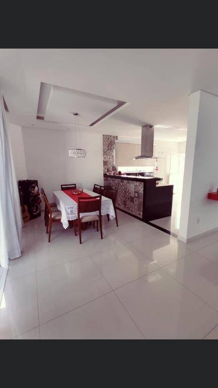 Sobrado à venda com 3 quartos, 246m² - Foto 2