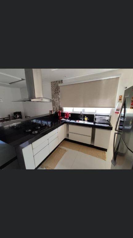 Sobrado à venda com 3 quartos, 246m² - Foto 4