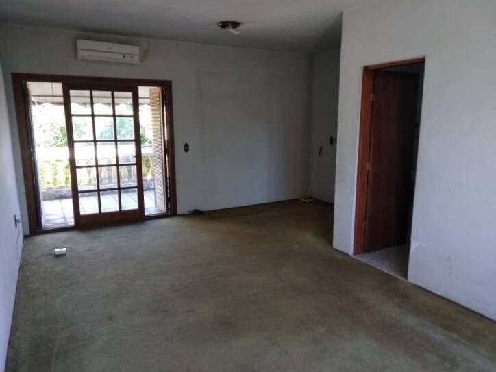 Casa à venda com 3 quartos, 247m² - Foto 2