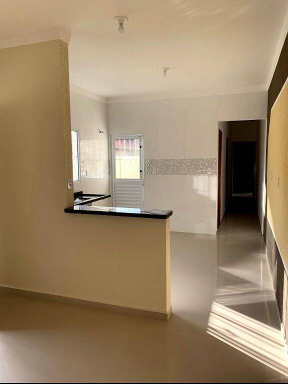Casa à venda com 2 quartos, 62m² - Foto 4