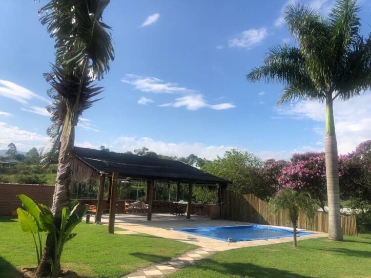 Chácara à venda com 3 quartos, 200m² - Foto 2