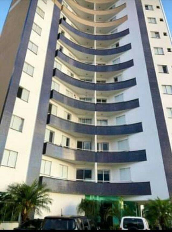 Apartamento à venda com 3 quartos, 77m² - Foto 1