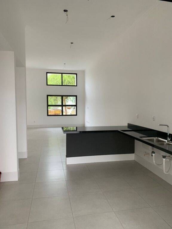 Casa à venda com 3 quartos, 151m² - Foto 5