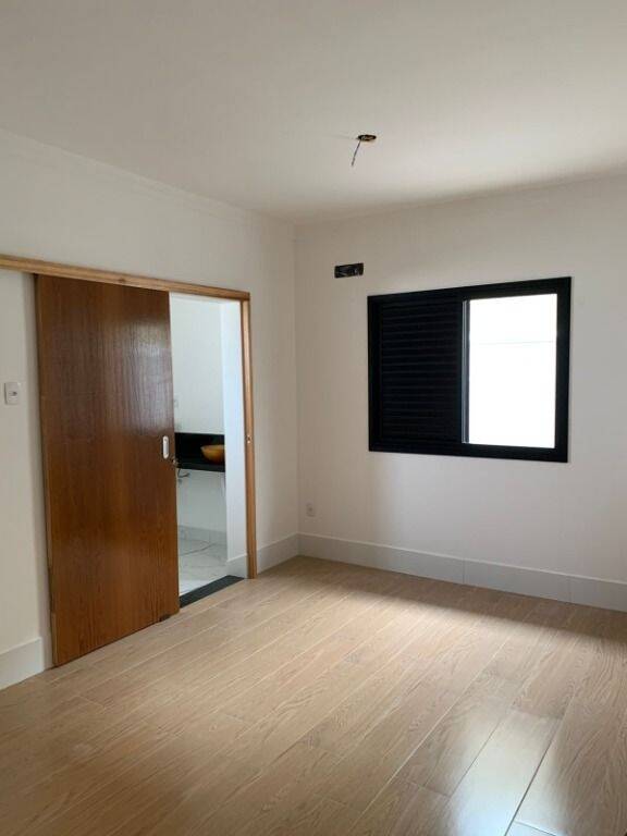 Casa à venda com 3 quartos, 151m² - Foto 11