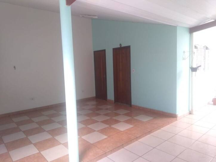 Casa à venda com 3 quartos, 200m² - Foto 2