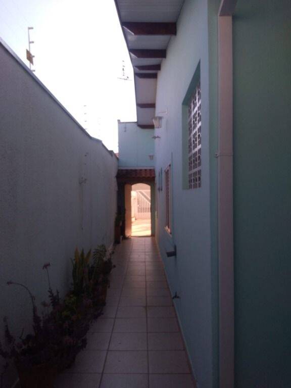 Casa à venda com 3 quartos, 200m² - Foto 4