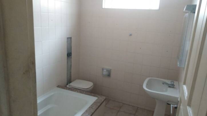 Casa à venda e aluguel com 4 quartos, 150m² - Foto 4