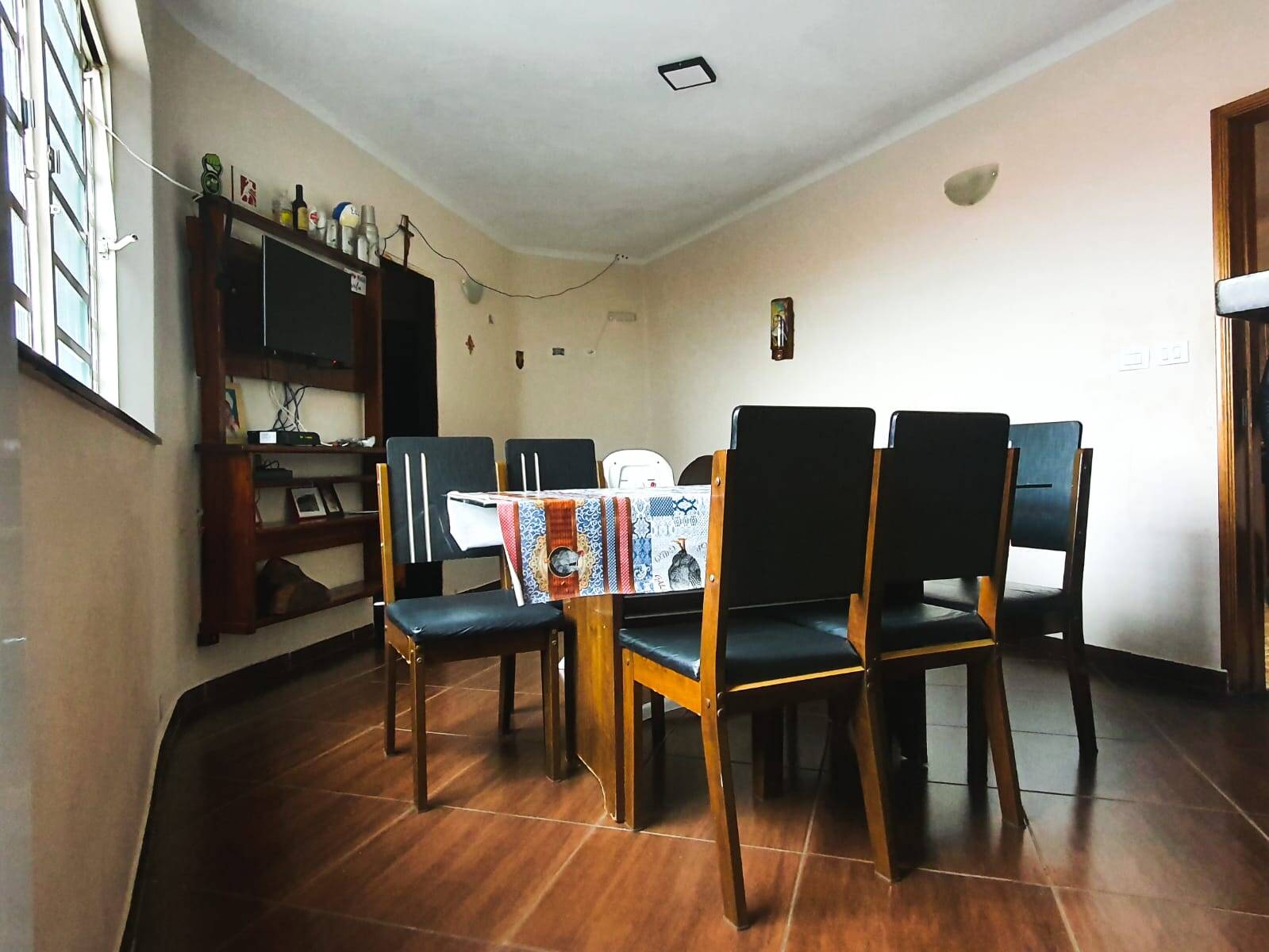 Casa à venda com 4 quartos, 300m² - Foto 4