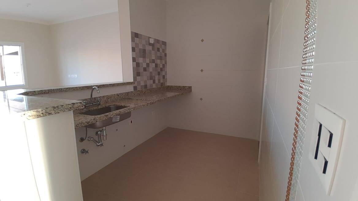 Casa à venda com 2 quartos, 90m² - Foto 3