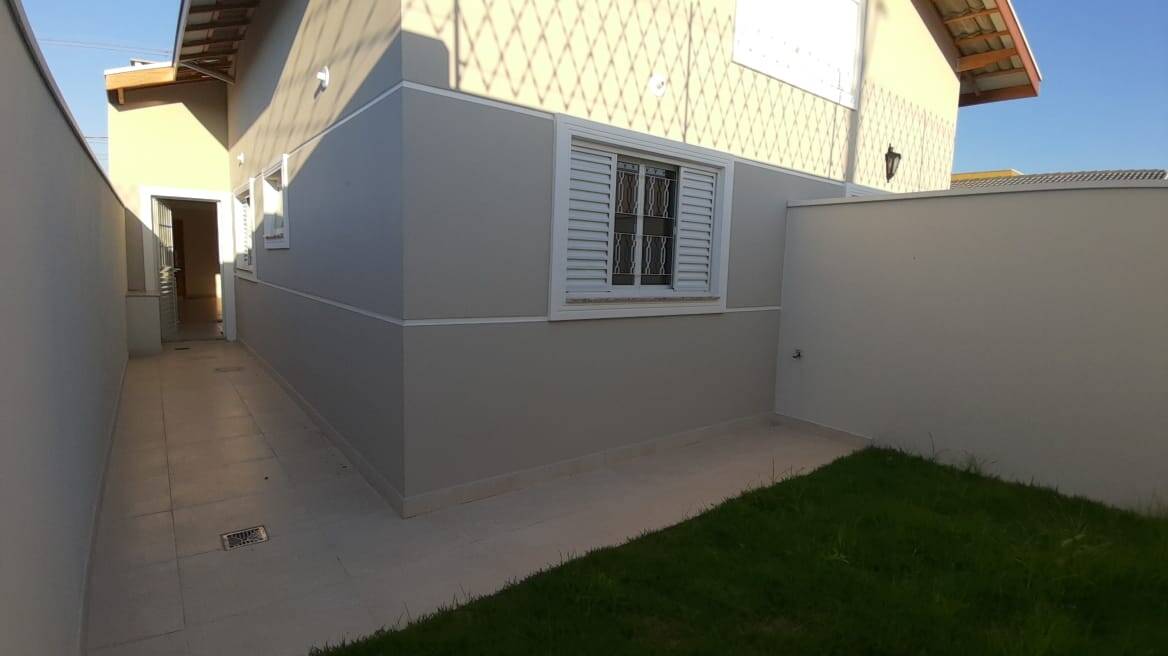 Casa à venda com 2 quartos, 90m² - Foto 1