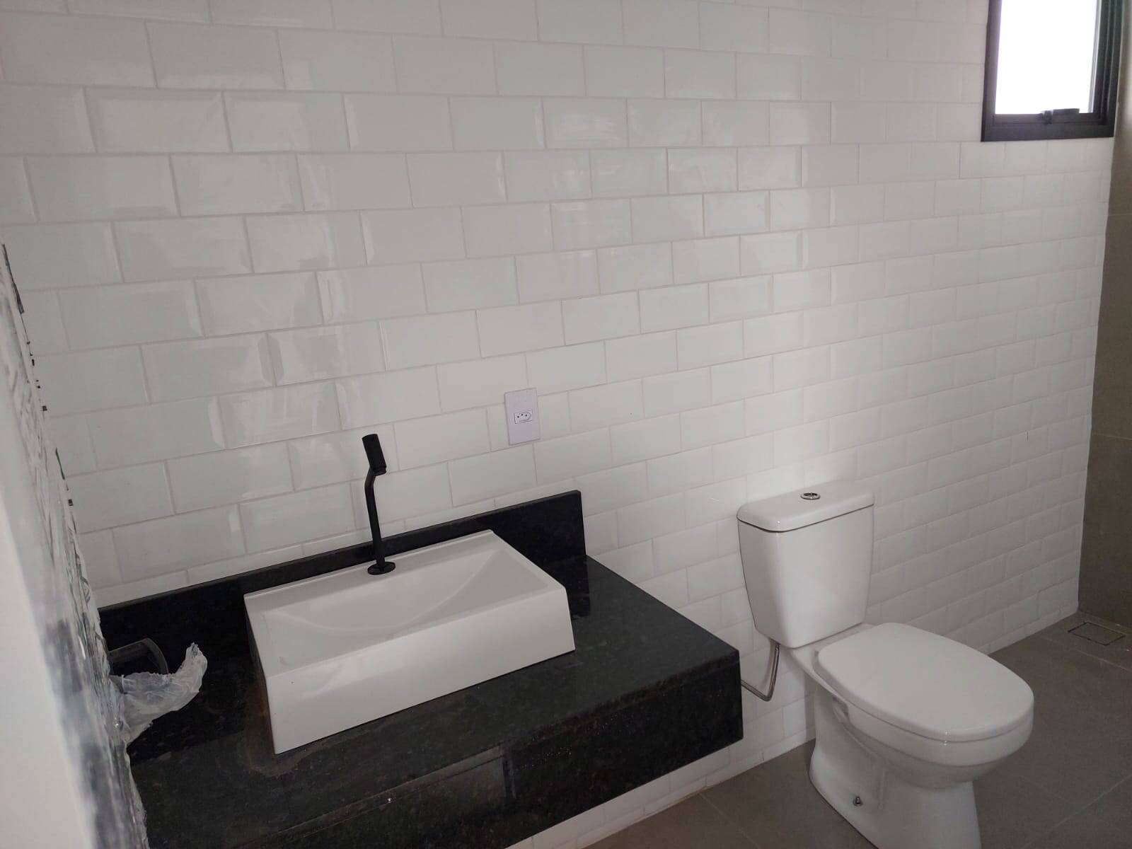 Casa à venda com 2 quartos, 64m² - Foto 17