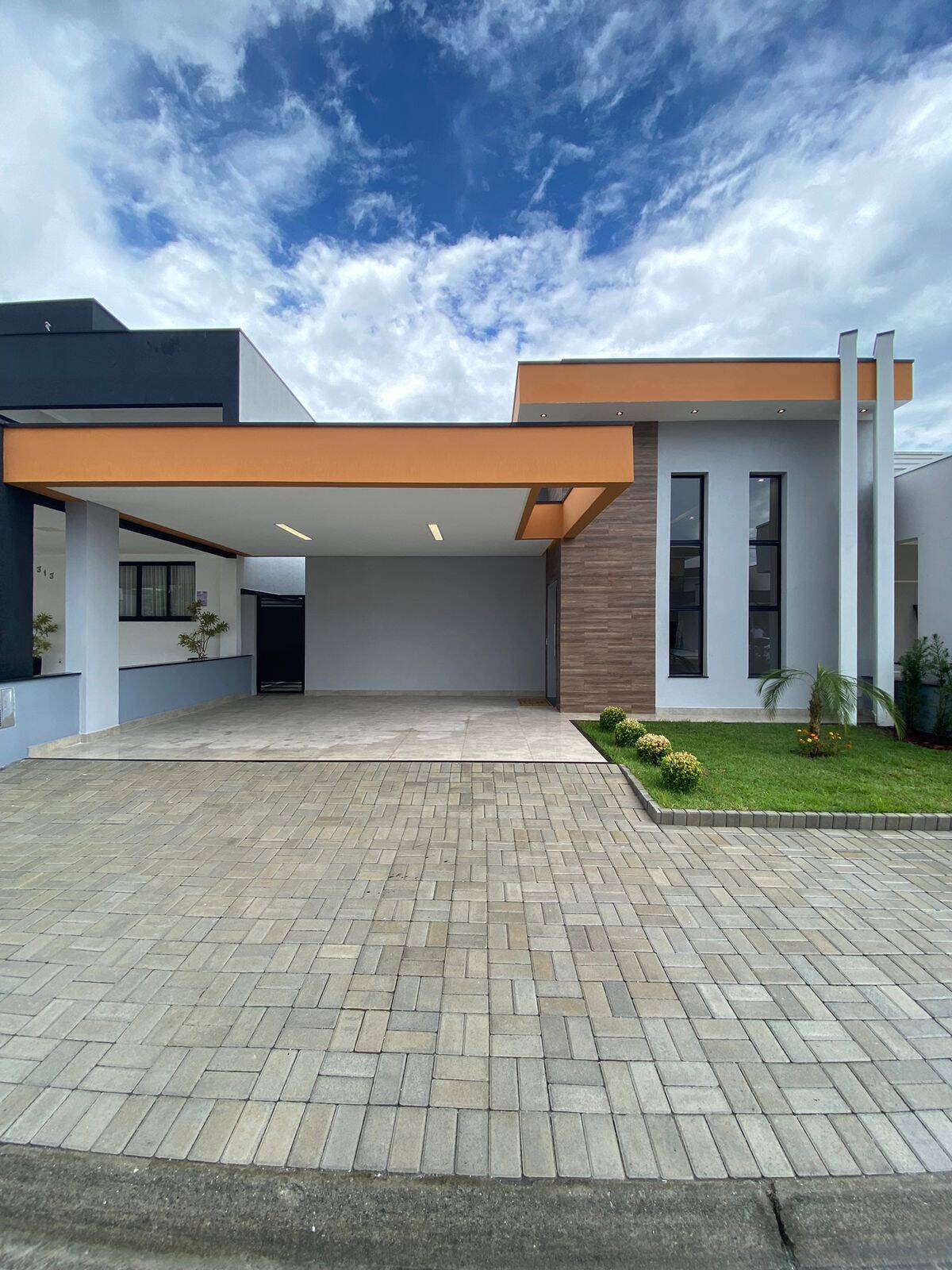Casa à venda com 3 quartos, 175m² - Foto 1
