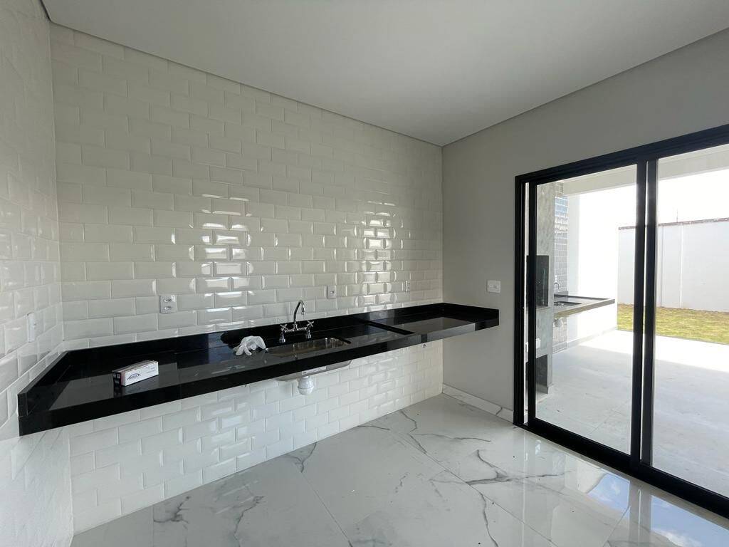Casa à venda com 3 quartos, 200m² - Foto 5