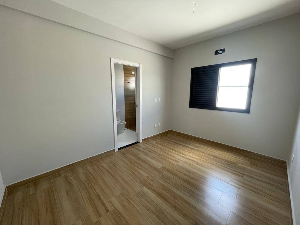 Casa à venda com 3 quartos, 200m² - Foto 10