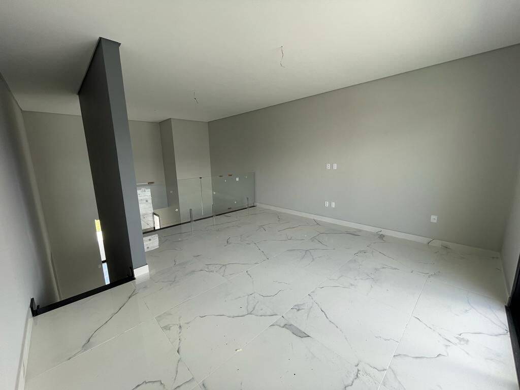 Casa à venda com 3 quartos, 200m² - Foto 7