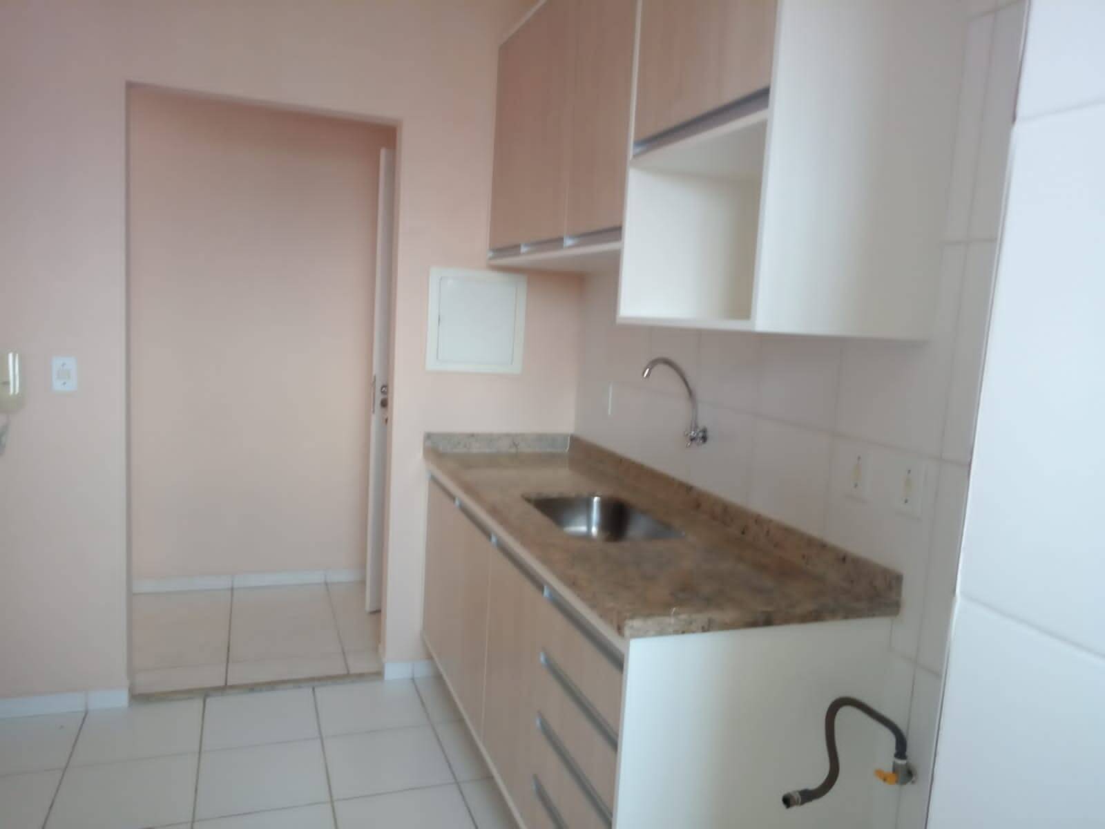 Apartamento à venda com 2 quartos, 70m² - Foto 1