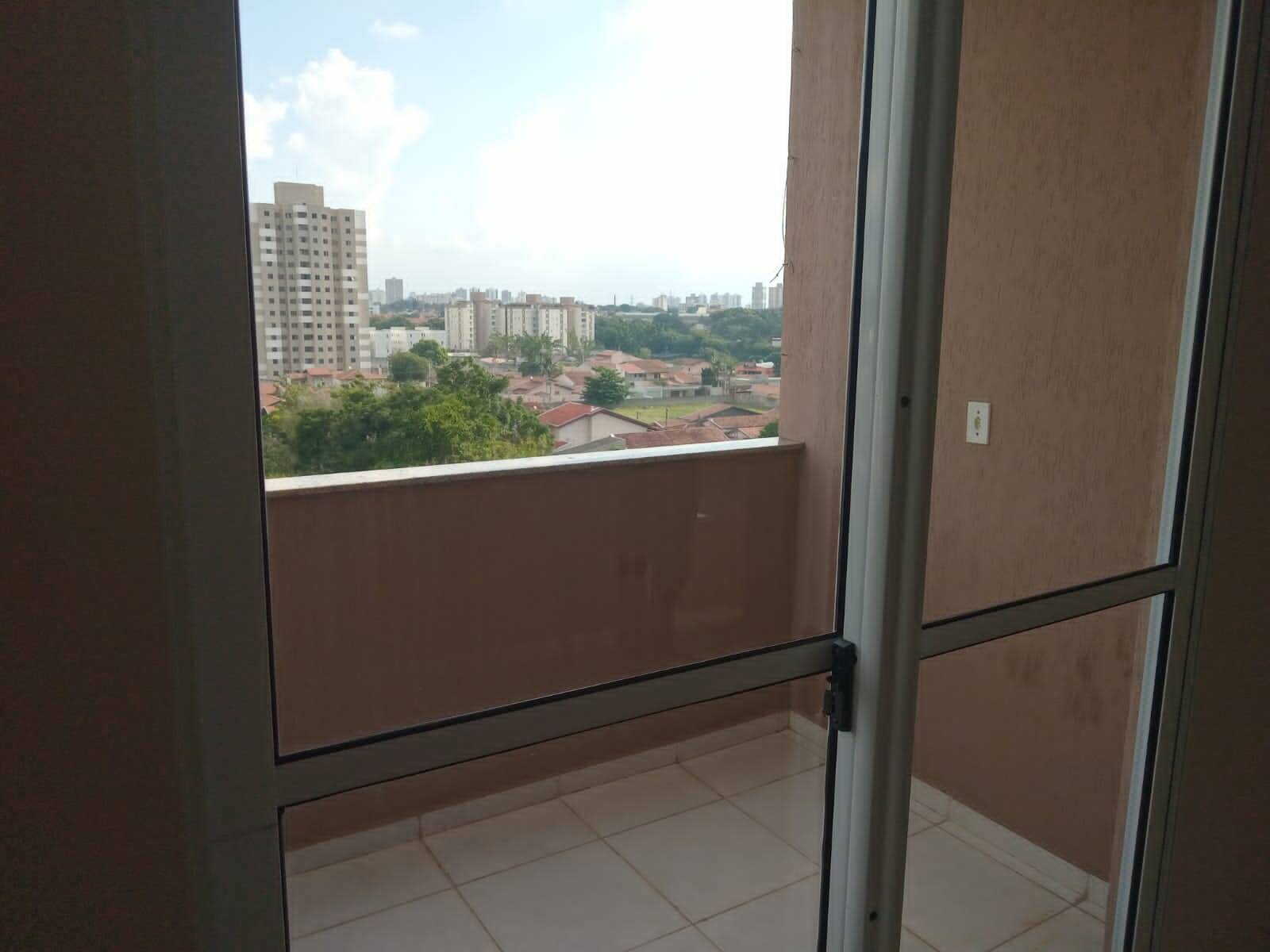 Apartamento à venda com 2 quartos, 70m² - Foto 2