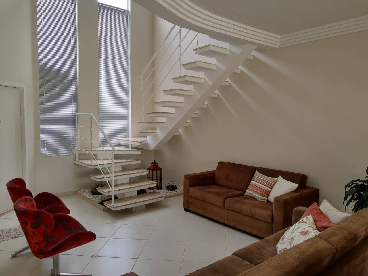 Casa à venda com 3 quartos, 237m² - Foto 4