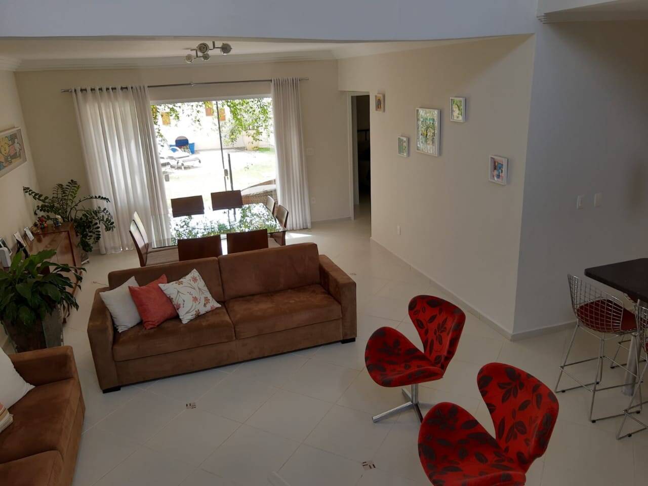 Casa à venda com 3 quartos, 237m² - Foto 2