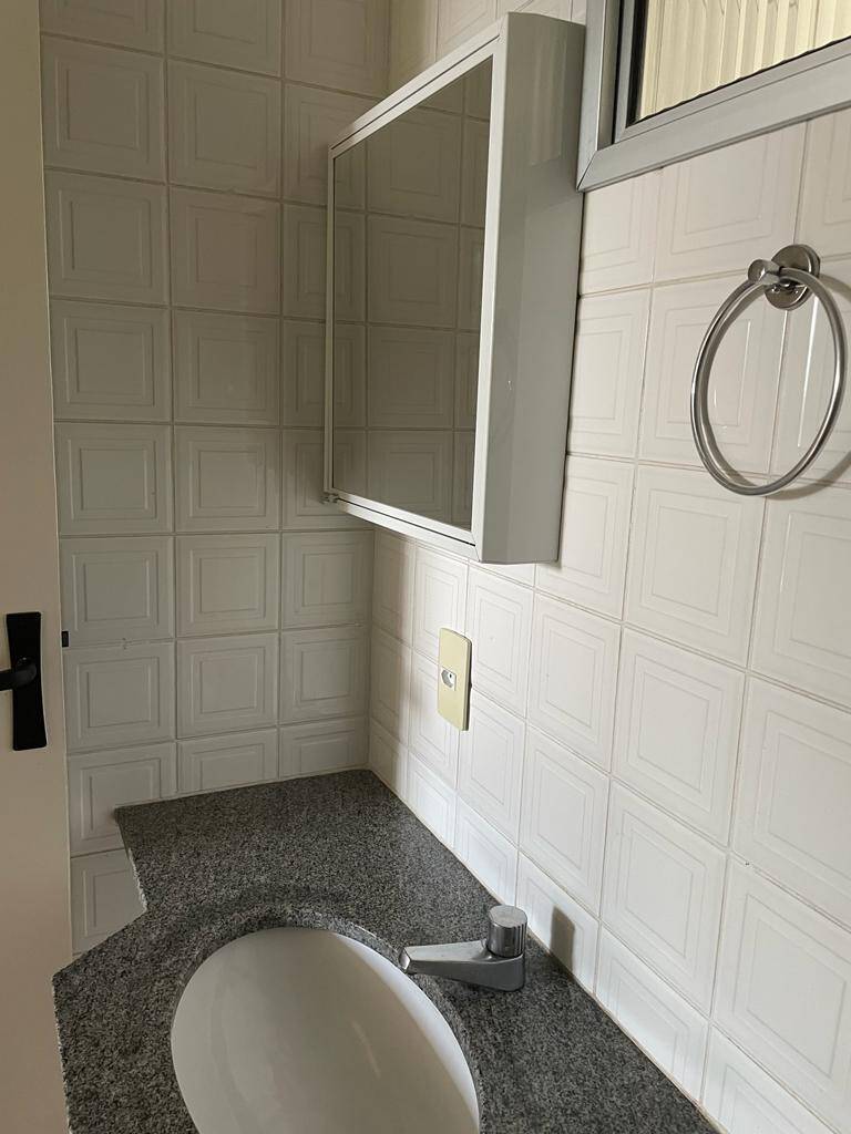Apartamento para alugar com 3 quartos, 75m² - Foto 8
