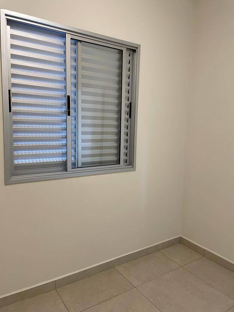 Apartamento para alugar com 3 quartos, 75m² - Foto 12