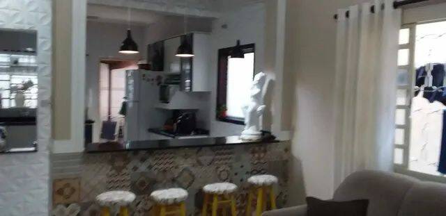 Casa à venda com 3 quartos, 125m² - Foto 1