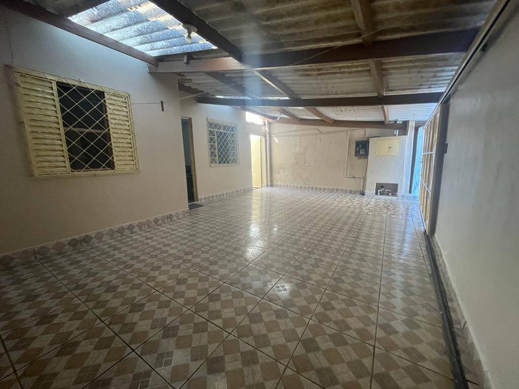 Casa à venda com 3 quartos, 147m² - Foto 1