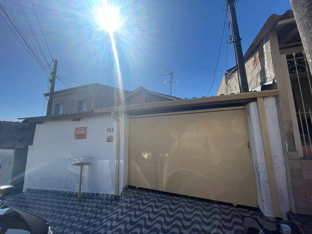 Casa à venda com 3 quartos, 147m² - Foto 2