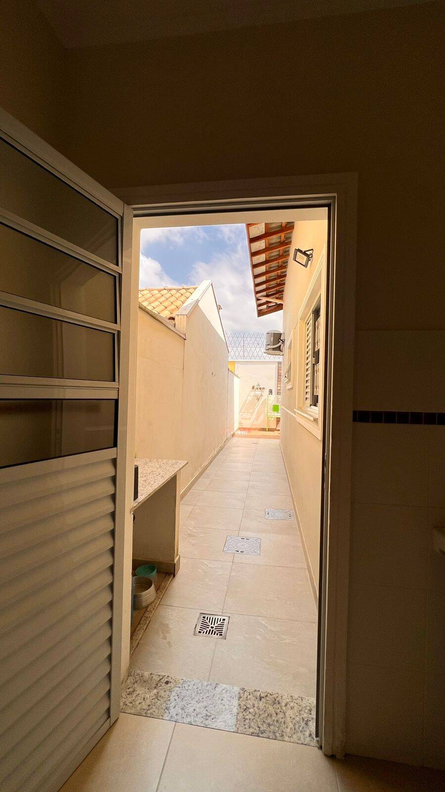 Casa à venda com 2 quartos, 75m² - Foto 21