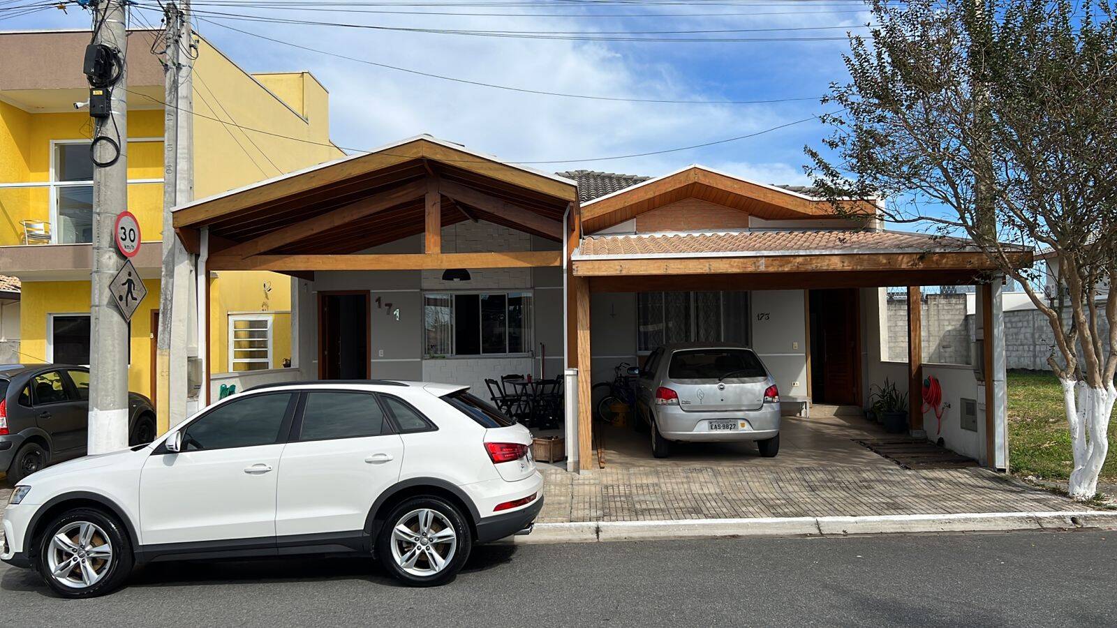 Casa à venda com 2 quartos, 75m² - Foto 2