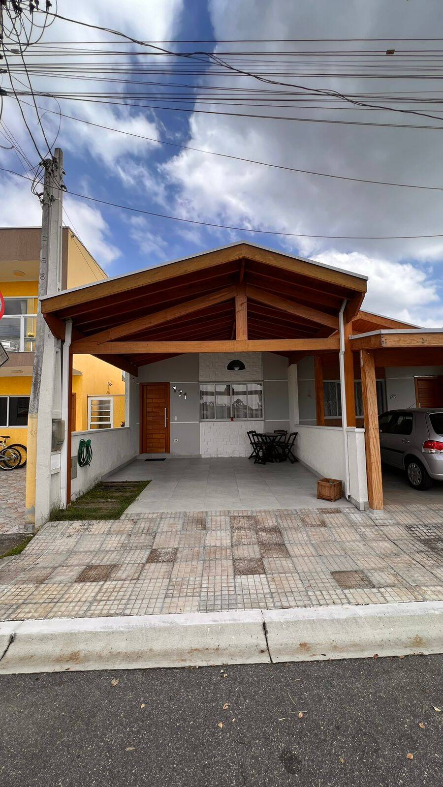 Casa à venda com 2 quartos, 75m² - Foto 1