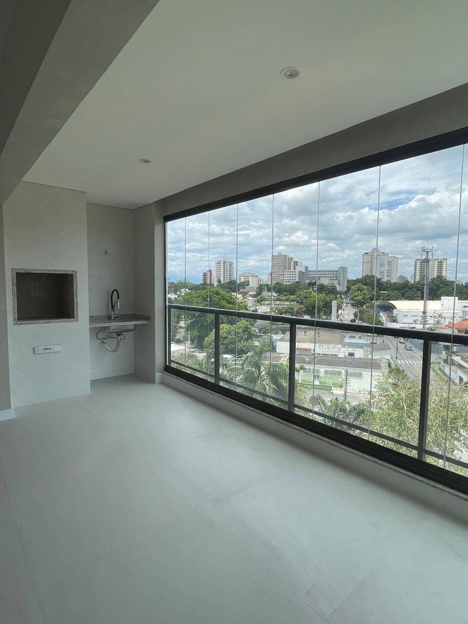 Apartamento para alugar com 3 quartos, 110m² - Foto 1