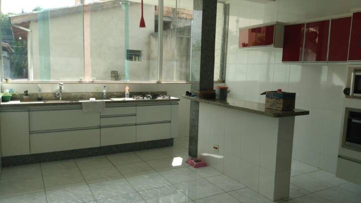 Casa à venda com 3 quartos, 350m² - Foto 1