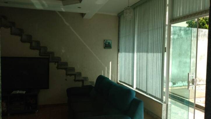 Casa à venda com 3 quartos, 350m² - Foto 2