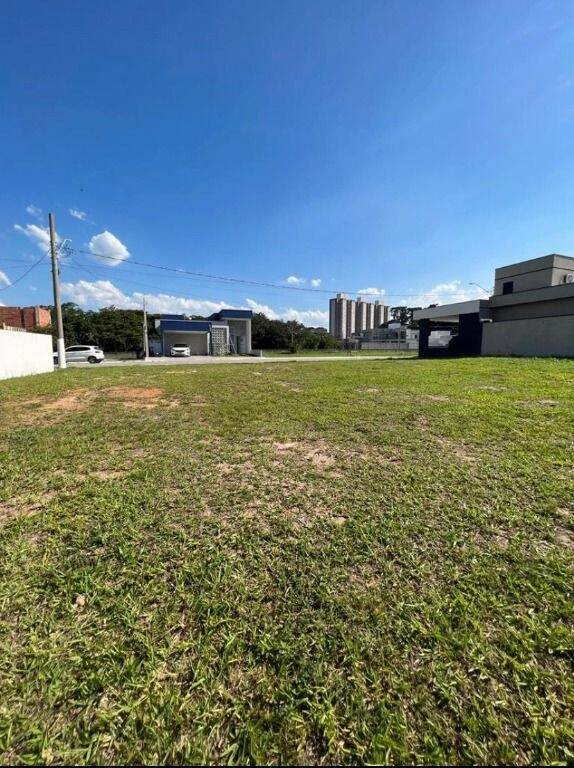 Terreno à venda, 305m² - Foto 1