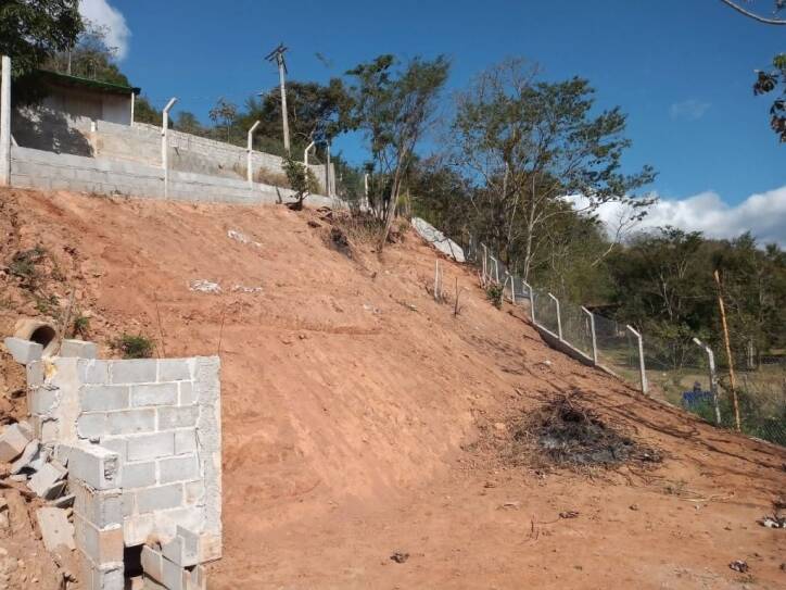 Chácara à venda com 2 quartos, 120m² - Foto 13
