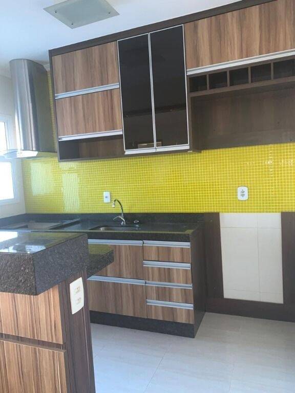 Casa à venda com 3 quartos, 92m² - Foto 1