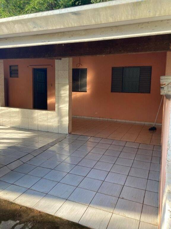 Chácara à venda com 2 quartos, 180m² - Foto 1