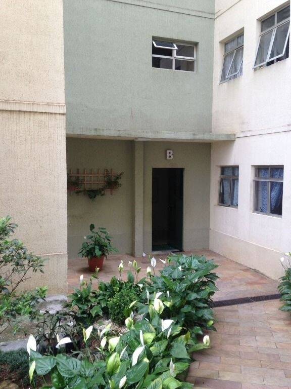 Apartamento à venda com 2 quartos, 65m² - Foto 2