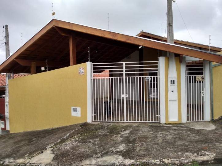 Casa à venda com 2 quartos, 87m² - Foto 1