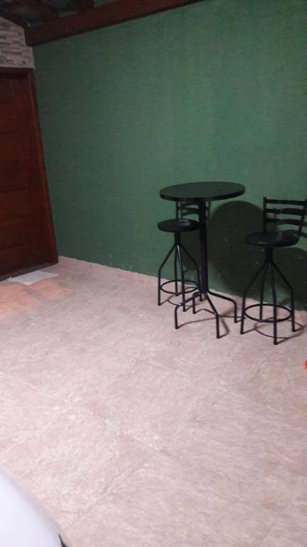 Casa à venda com 2 quartos, 150m² - Foto 4