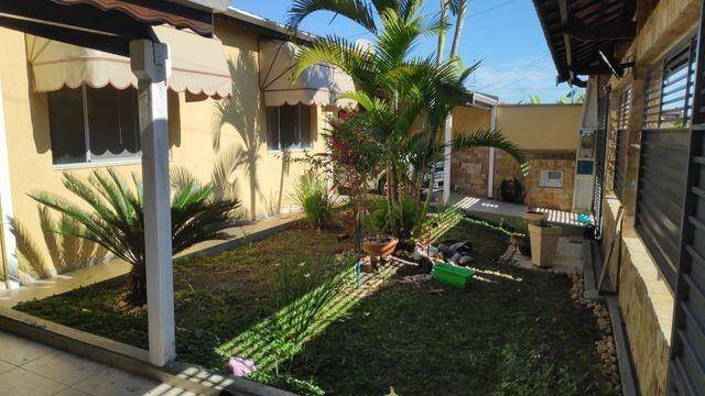 Casa à venda com 3 quartos, 175m² - Foto 1