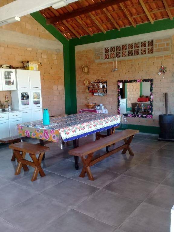 Chácara à venda com 3 quartos, 160m² - Foto 1