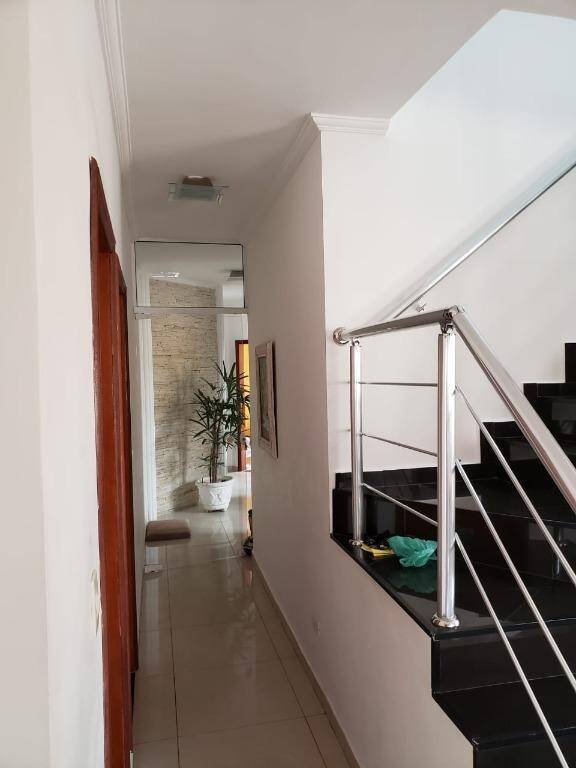 Casa à venda com 3 quartos, 230m² - Foto 23