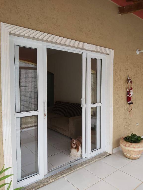 Chácara à venda com 3 quartos, 250m² - Foto 1