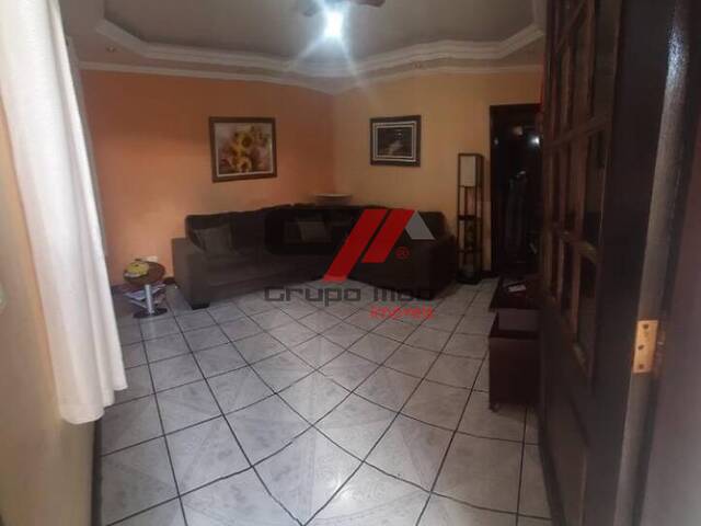 Casa para Venda em Taubaté - 3
